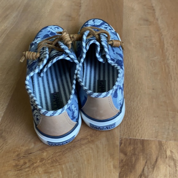 New Sperry shoes - Picture 4 of 6
